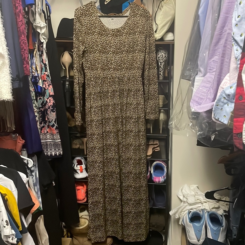 All over leopard print long-sleeved maxi dress with pockets